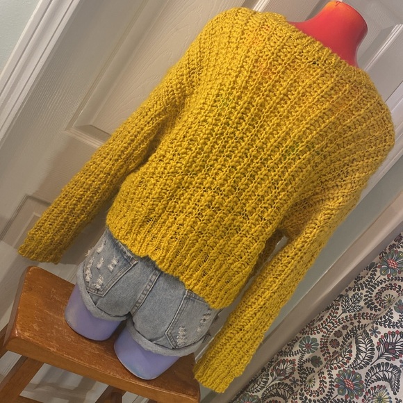 Forever 21 Yellow Chunky Knit Crew Neck Sweater - Picture 9 of 11